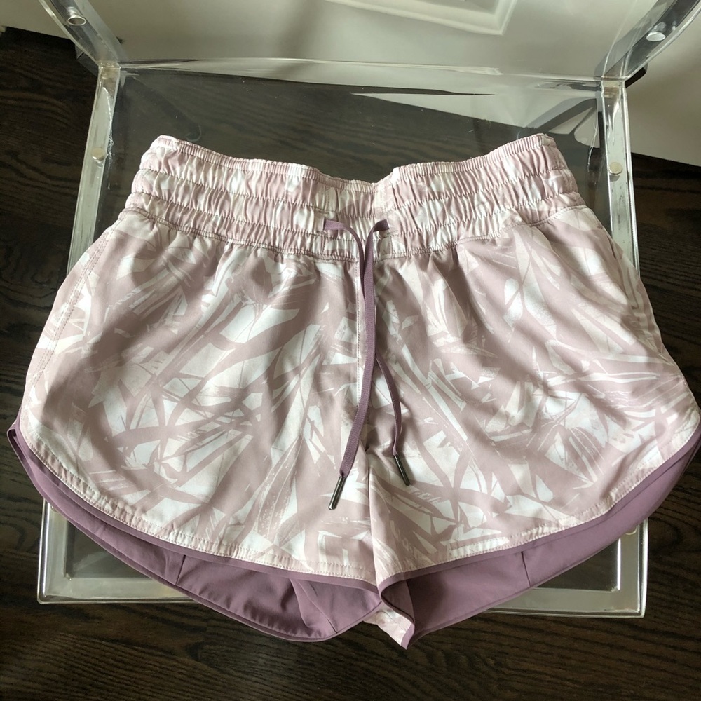 Lululemon “Choose a Side Short Reversible” 3”